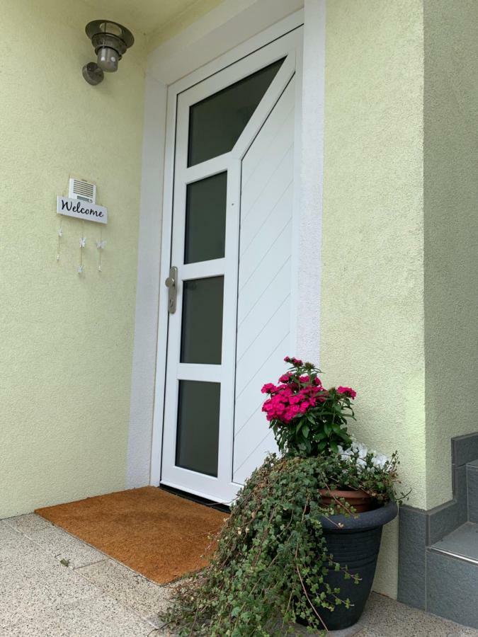 Haus Helga Apartment Lienz Exterior photo